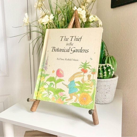 1975 The Thief in the Botanical Gardens by Diane Redfield Massie Book - Picture 1 of 15